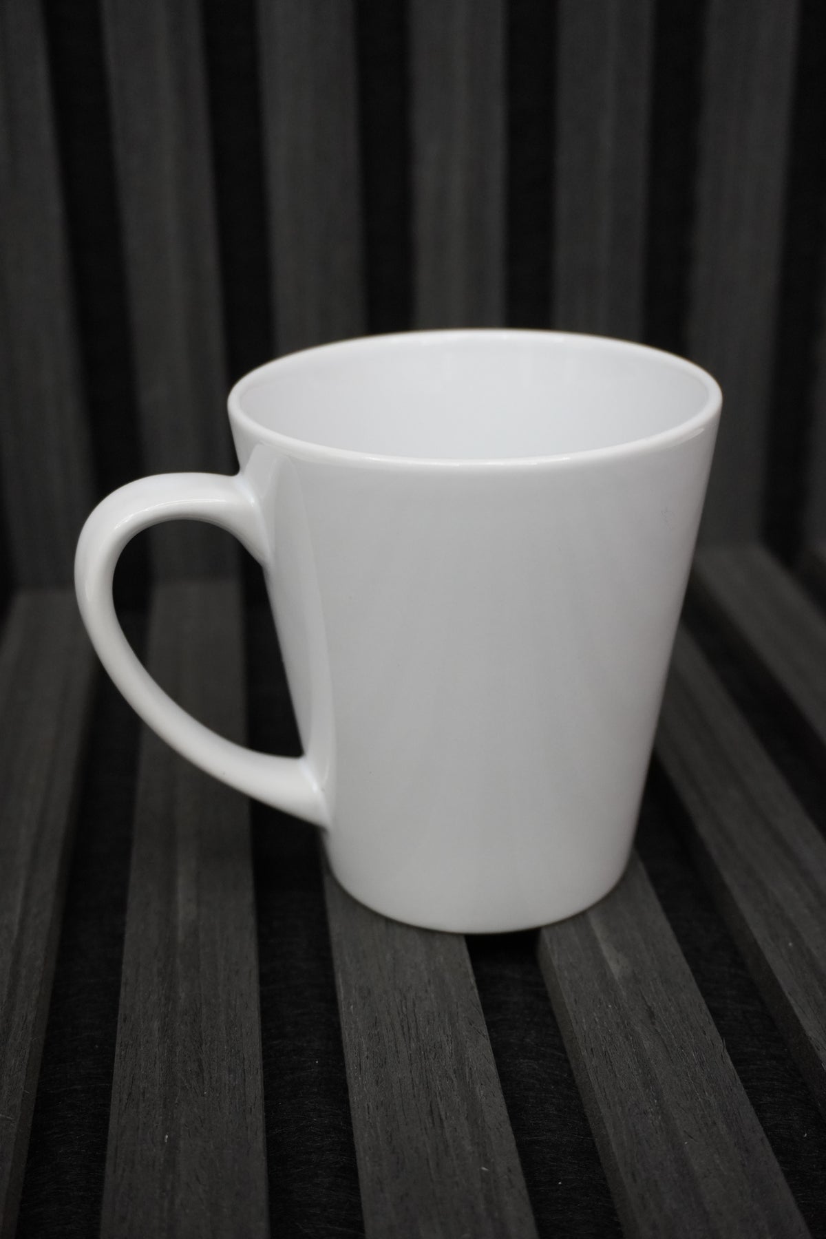 Konisk mugg med personlig design