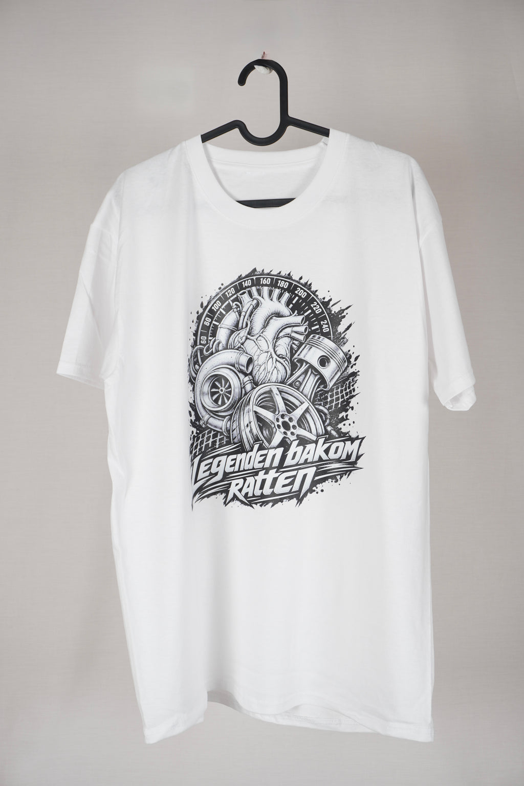 Presentlåda för bilintresserad pappa – T-shirt, mugg & glasunderlägg