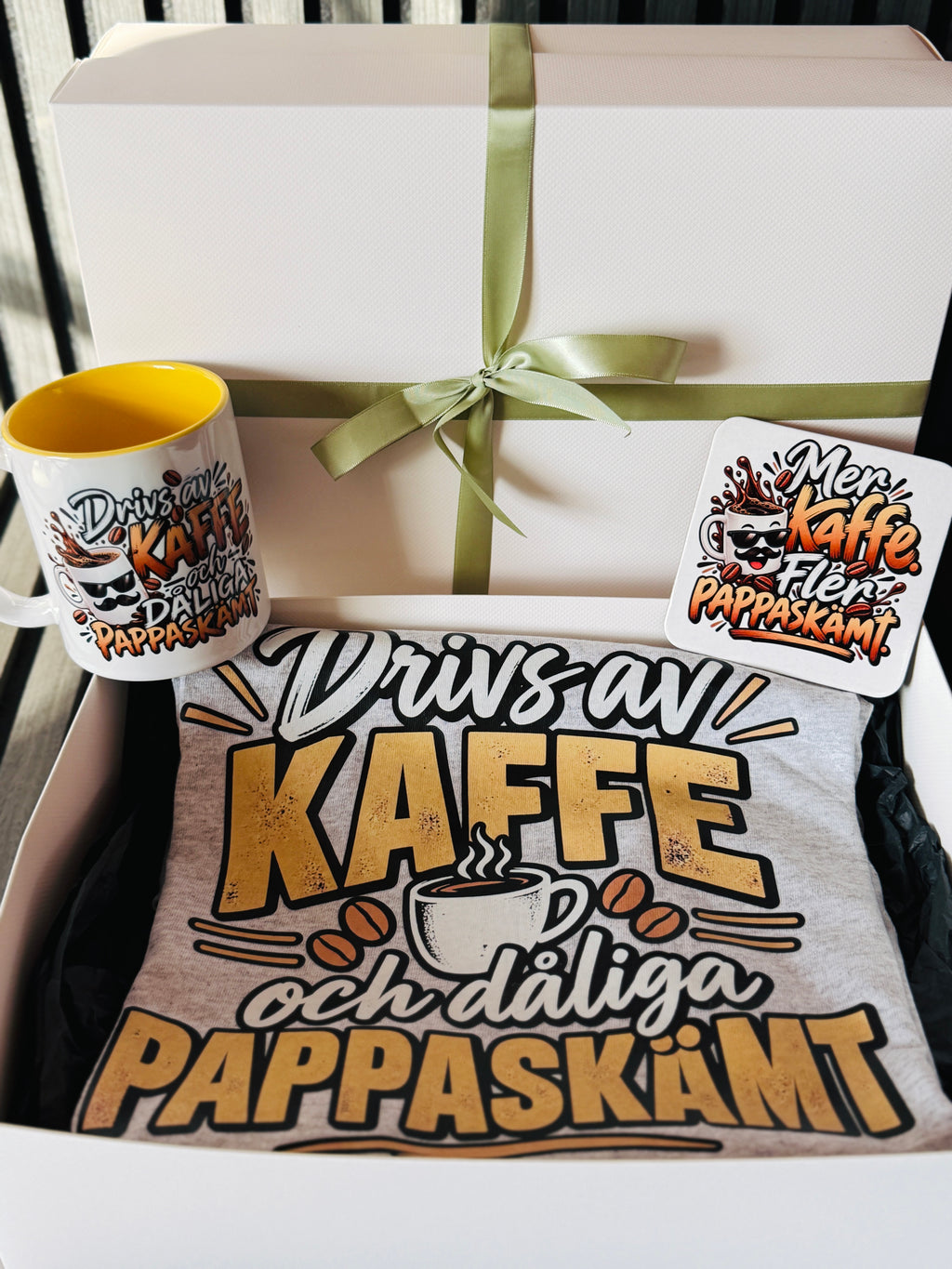 Presentlåda till fars dag: T-shirt, mugg och underlägg